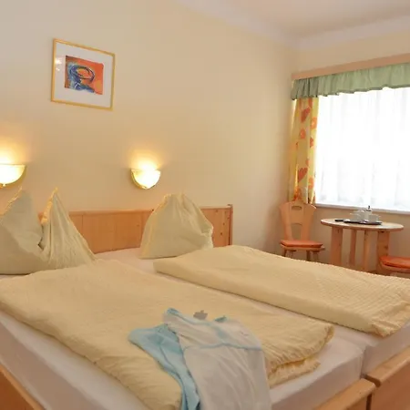 Gasthuis Gaestehaus Golker 2*